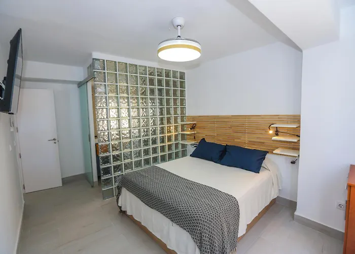 Casa Iglesia Альмуньекар